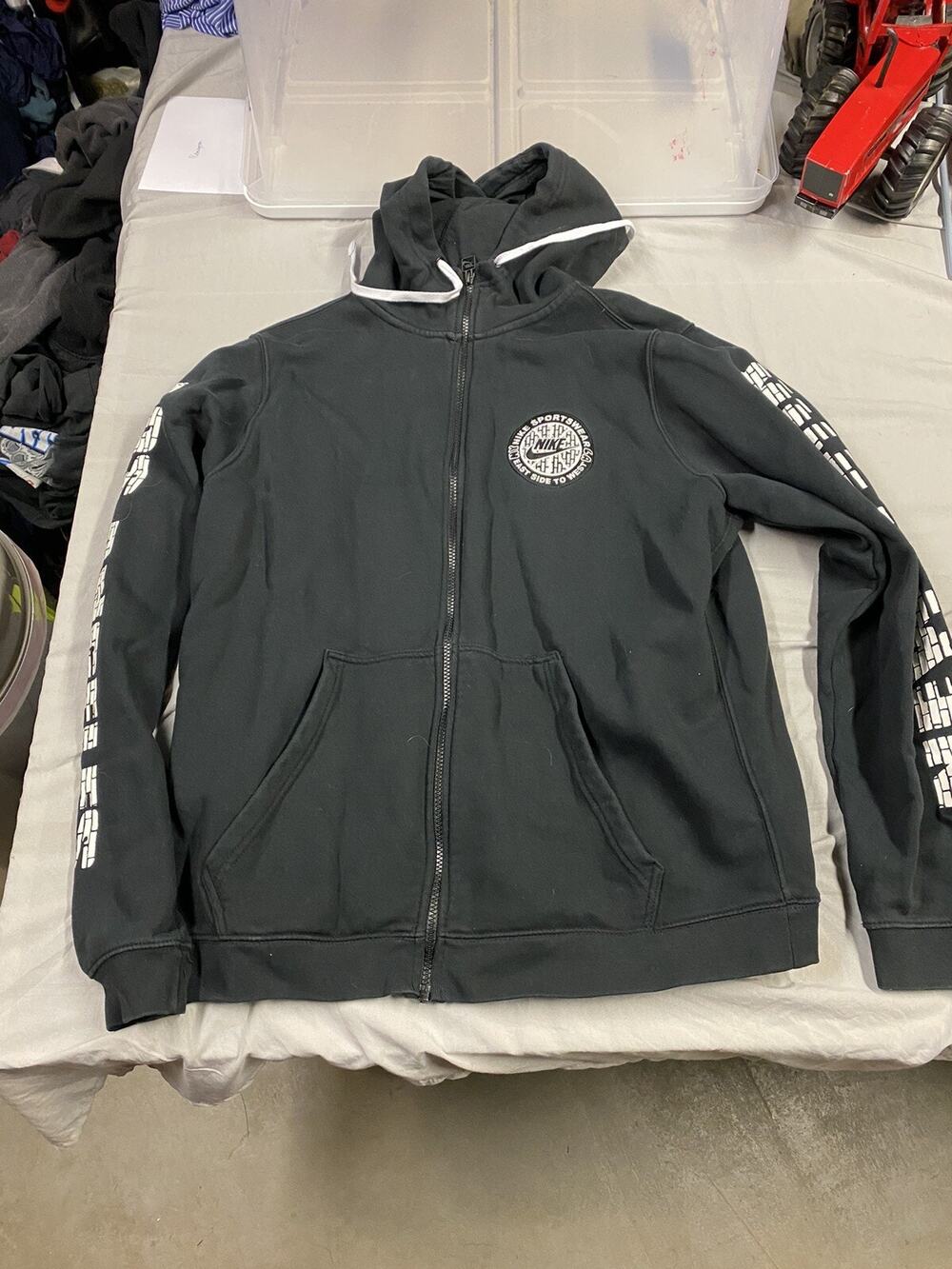 Nike Sportswear Men's Basketball Zip up Track Jacket East NY West LA XL Side